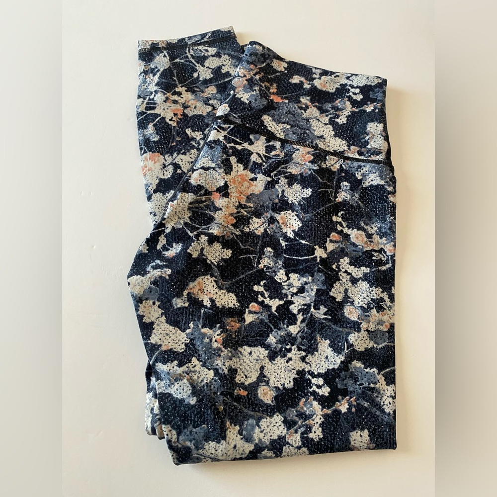 Lululemon wunder under